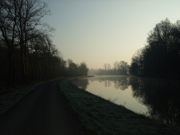 Canal de Nantes à Brest (photo) - IIlustration du texte Symétrie et fatalisme